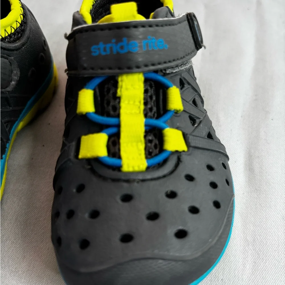 Stride Rite Black and Yellow Water Shoes with Blue Trim